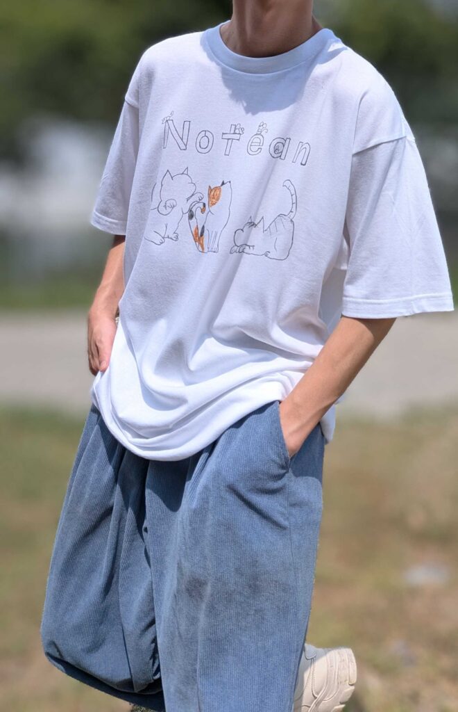 3匹の子猫 戯れTシャツ