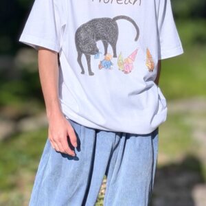 猫と小人の始まりTシャツ