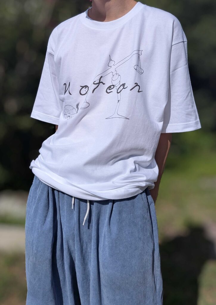 悲しい天秤Tシャツ